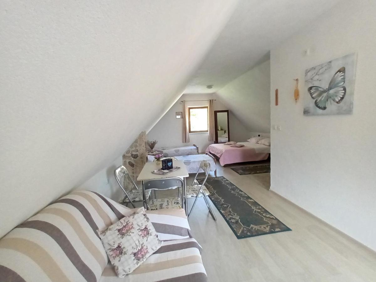 Guesthouse Loncar Plitvička Jezera Esterno foto
